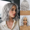 Simkaylee Perruque pour femme - Blond ombré - Courte et ondulée - Avec racines foncées - Pour femme - Longueur épaule - Raie au milieu - Pour un usage quotidien - 36 cm