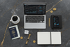 Style de vie digital nomad - laptop, liberté, revenus en ligne